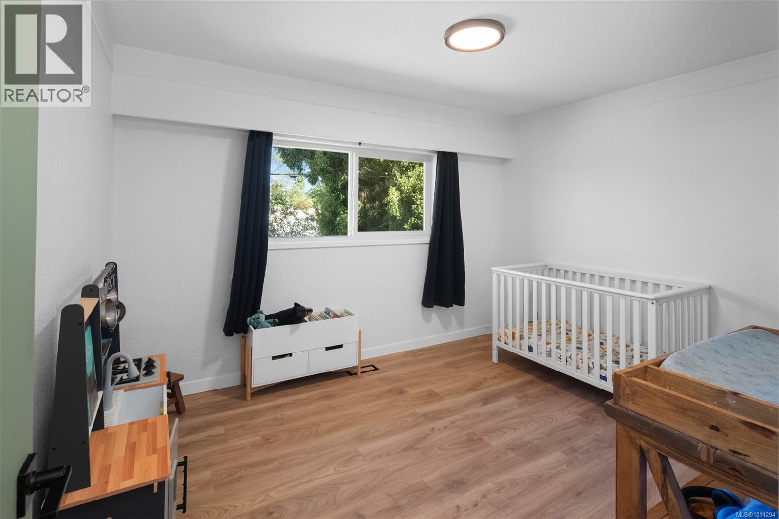 Photo 35 of 765 Lily Ave, Saanich BC