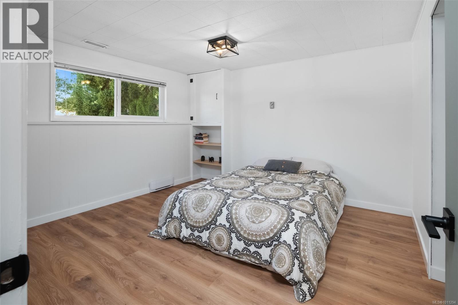Photo 40 of 765 Lily Ave, Saanich BC