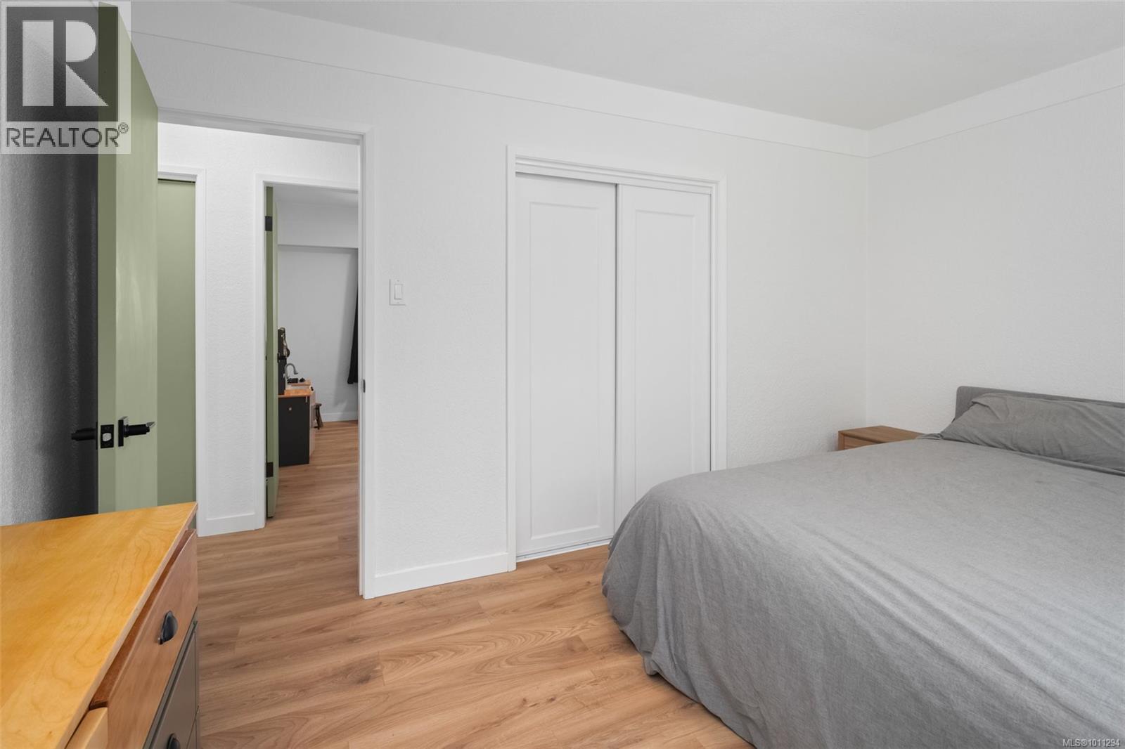 Photo 33 of 765 Lily Ave, Saanich BC