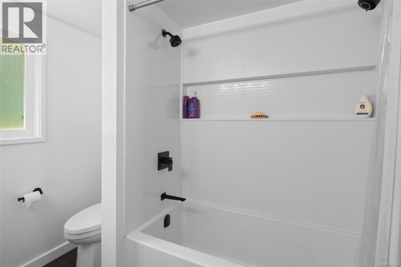 Photo 30 of 765 Lily Ave, Saanich BC