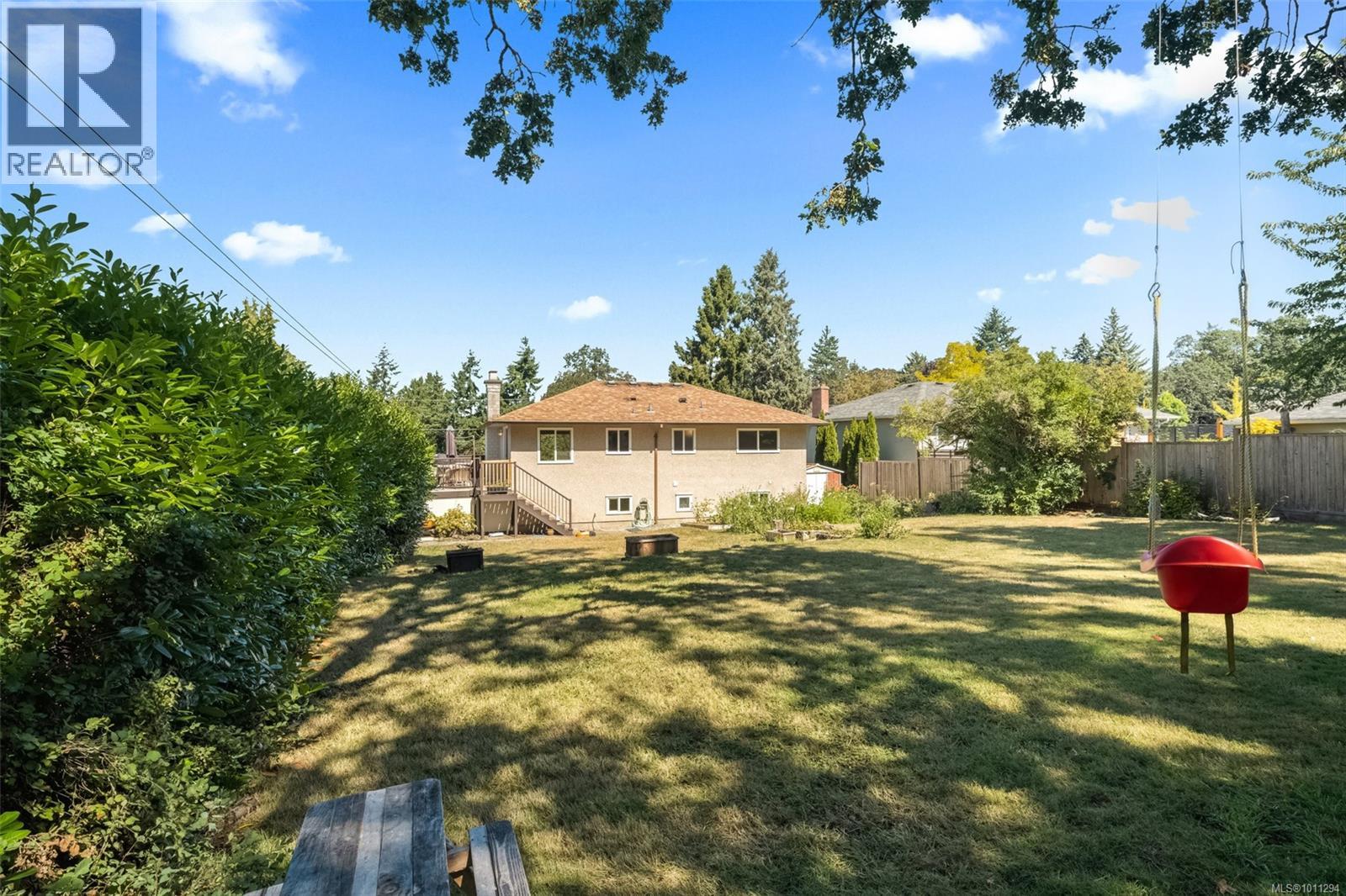 Photo 59 of 765 Lily Ave, Saanich BC
