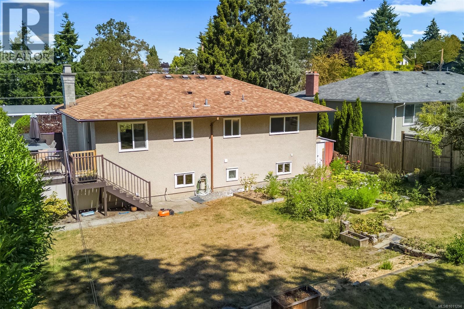 Photo 60 of 765 Lily Ave, Saanich BC
