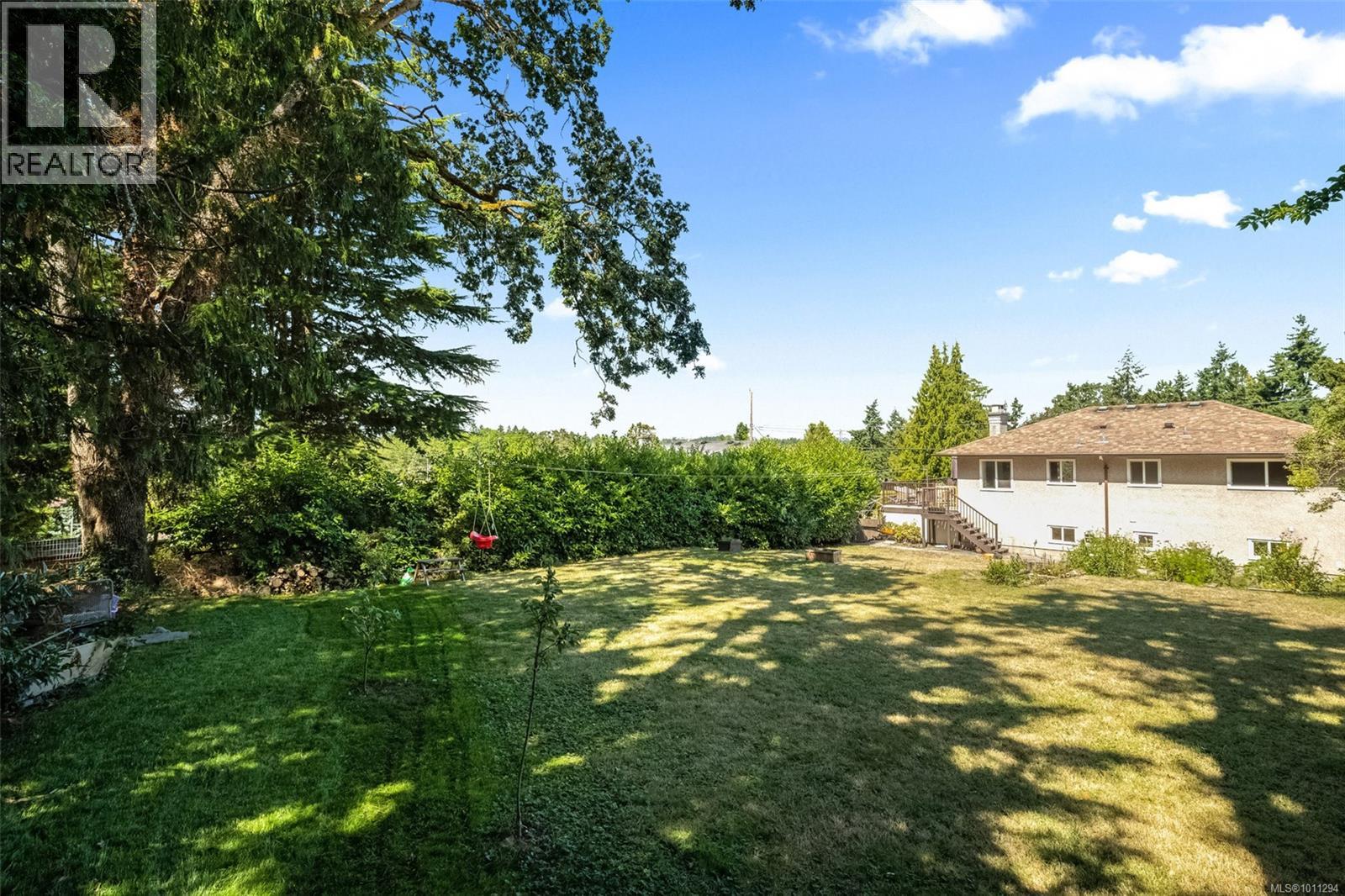 Photo 57 of 765 Lily Ave, Saanich BC