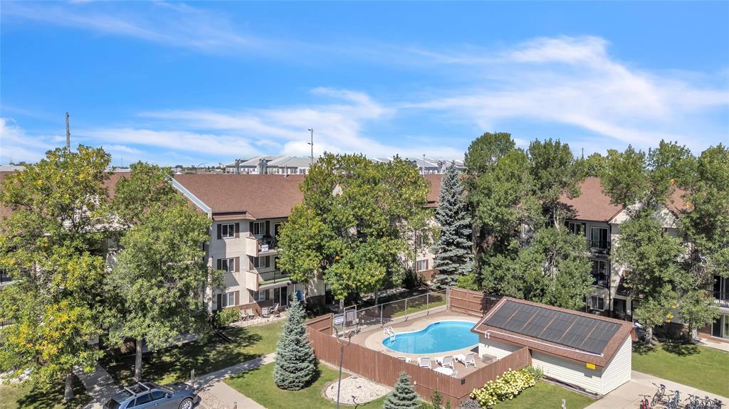 Photo 2 of 1305 30 Lake Crest Road, Winnipeg MB