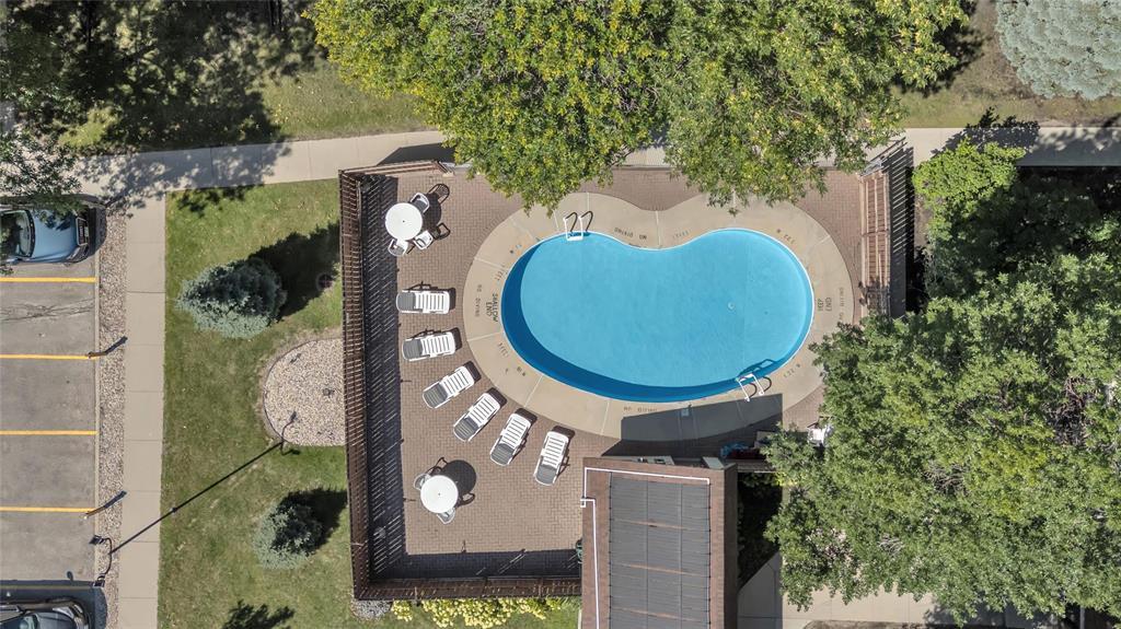 Photo 4 of 1305 30 Lake Crest Road, Winnipeg MB