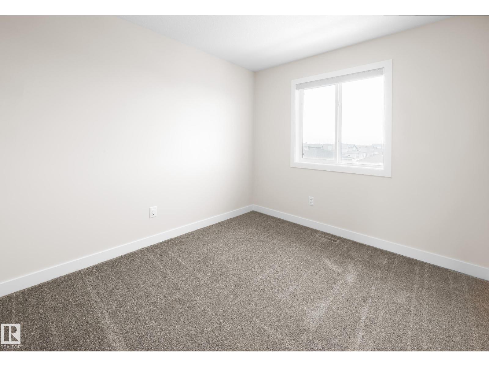 Photo 8 of 752 Berg Lo, Leduc AB