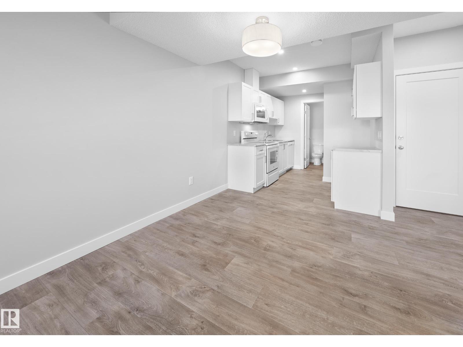 Photo 4 of 752 Berg Lo, Leduc AB