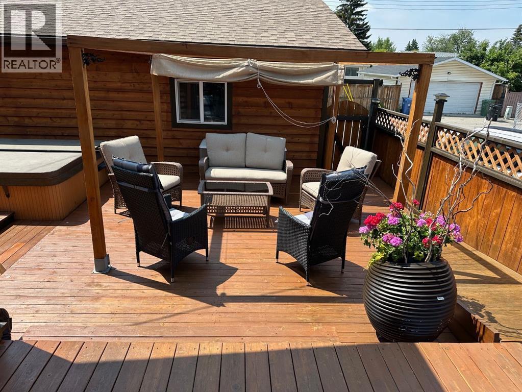 Single Family House Bungalow for Sale in  Penswood Place SE Penbrooke Meadows Calgary 