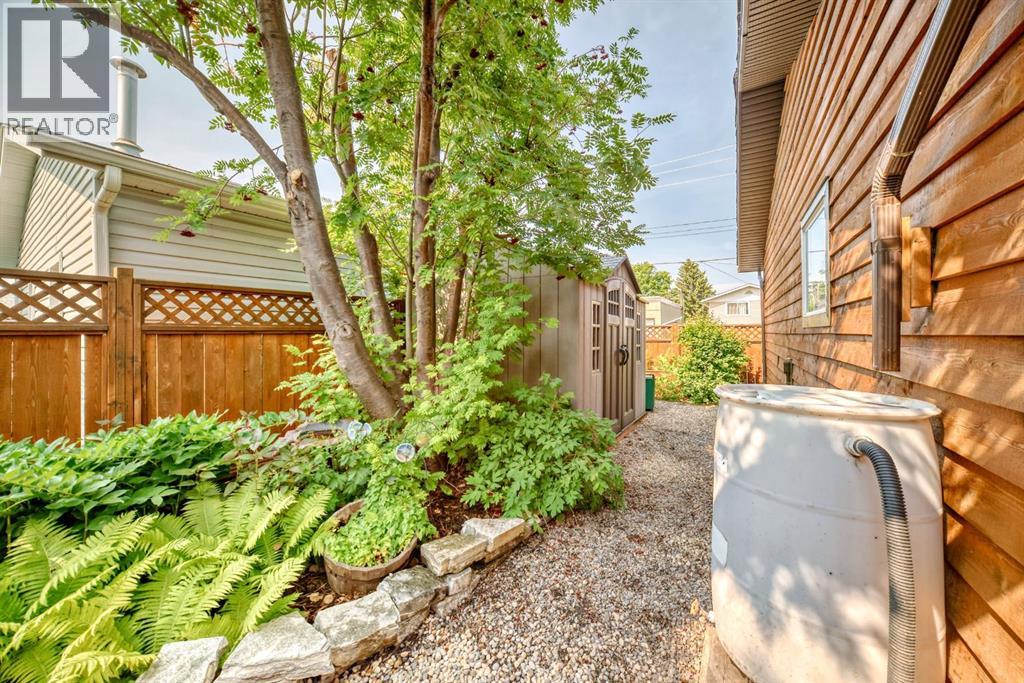 Single Family House Bungalow for Sale in  Penswood Place SE Penbrooke Meadows Calgary 