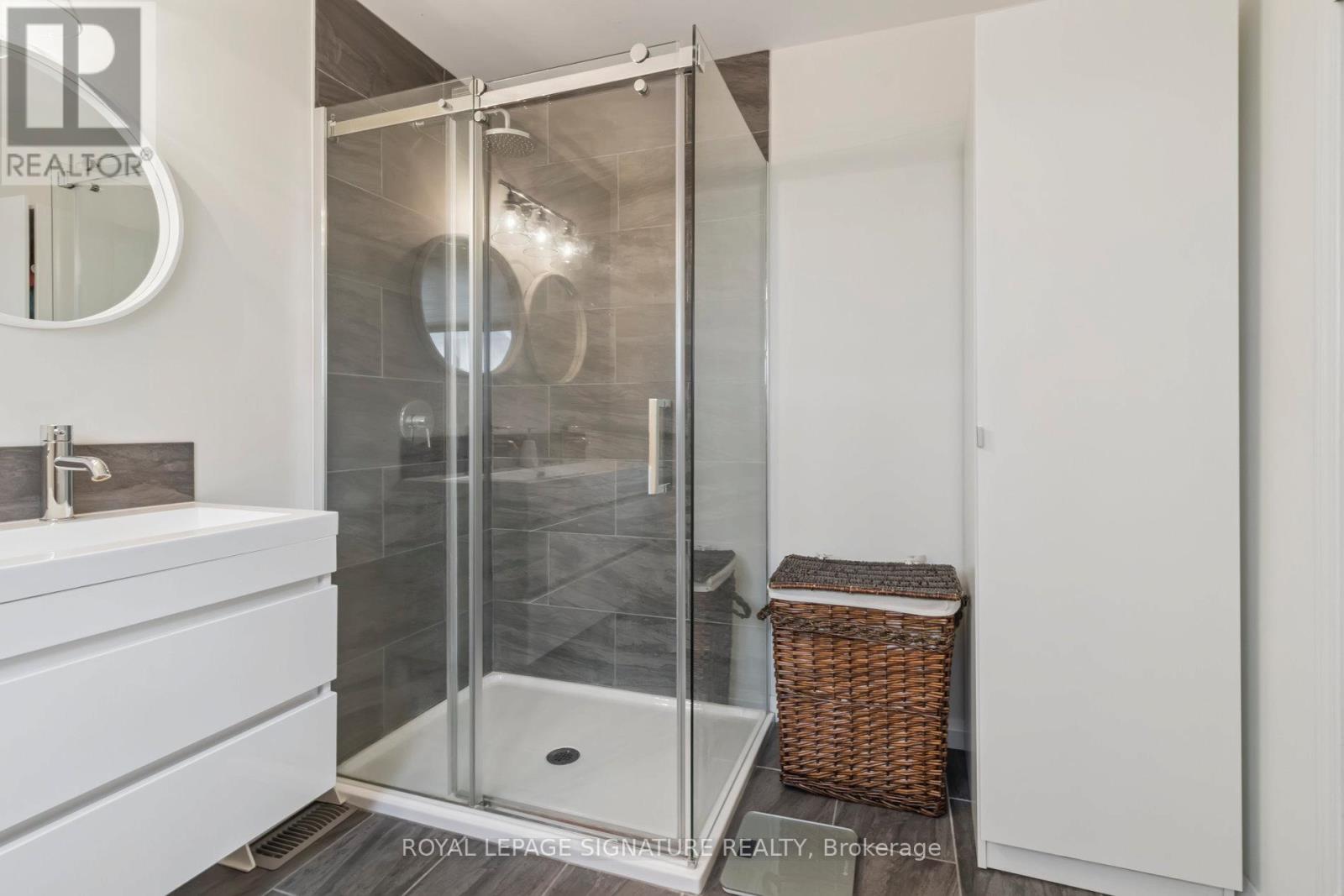 Photo 18 of 38 Royal Amber Crescent, East Gwillimbury ON