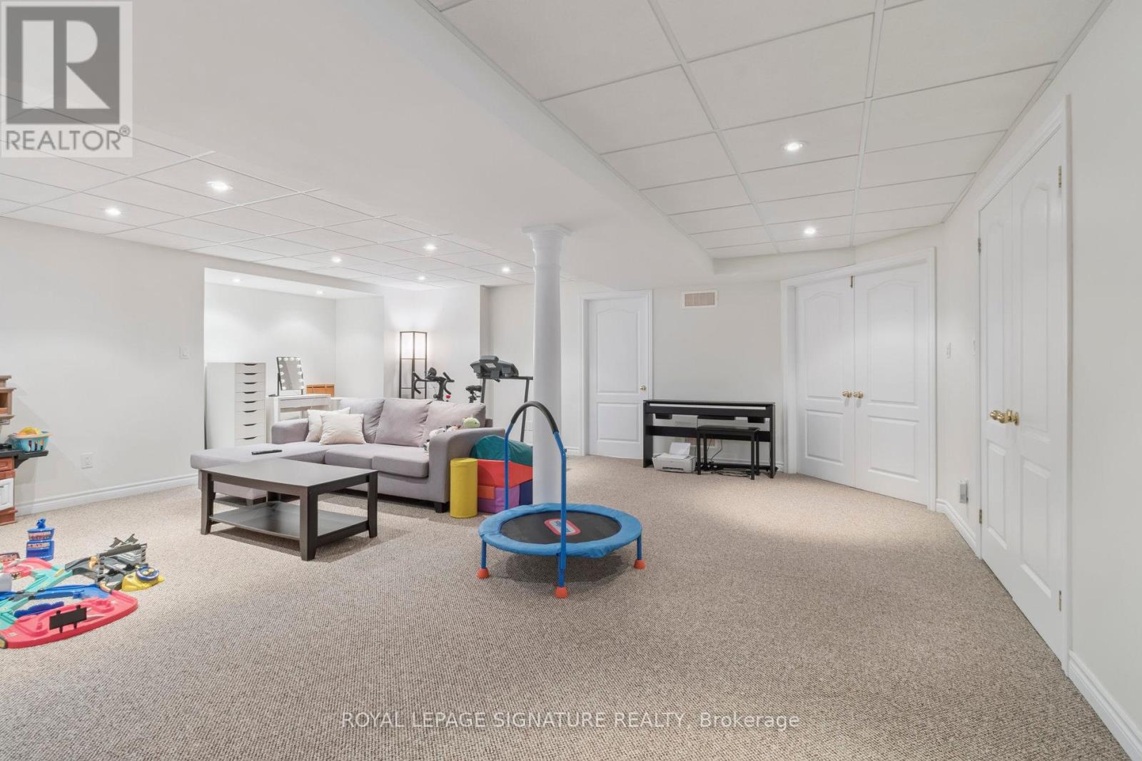 Photo 19 of 38 Royal Amber Crescent, East Gwillimbury ON