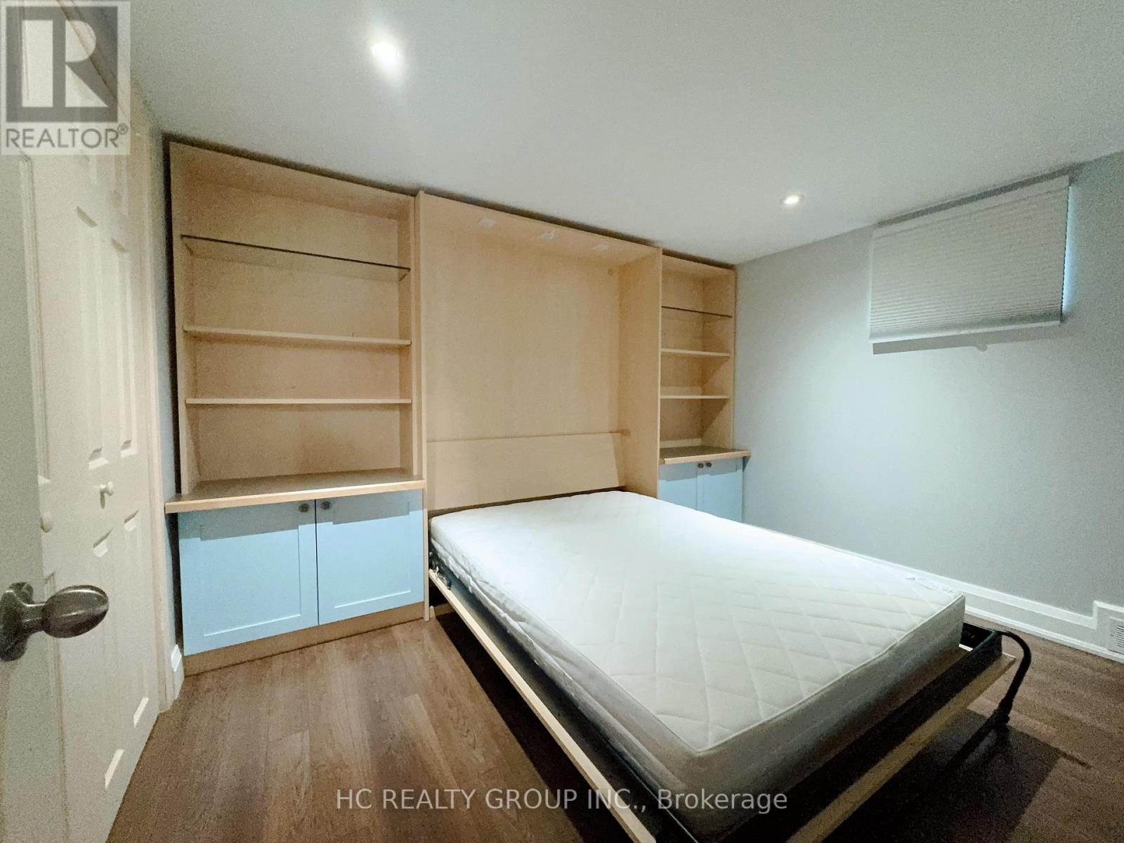 Photo 15 of 53 Treverton Drive, Toronto ON
