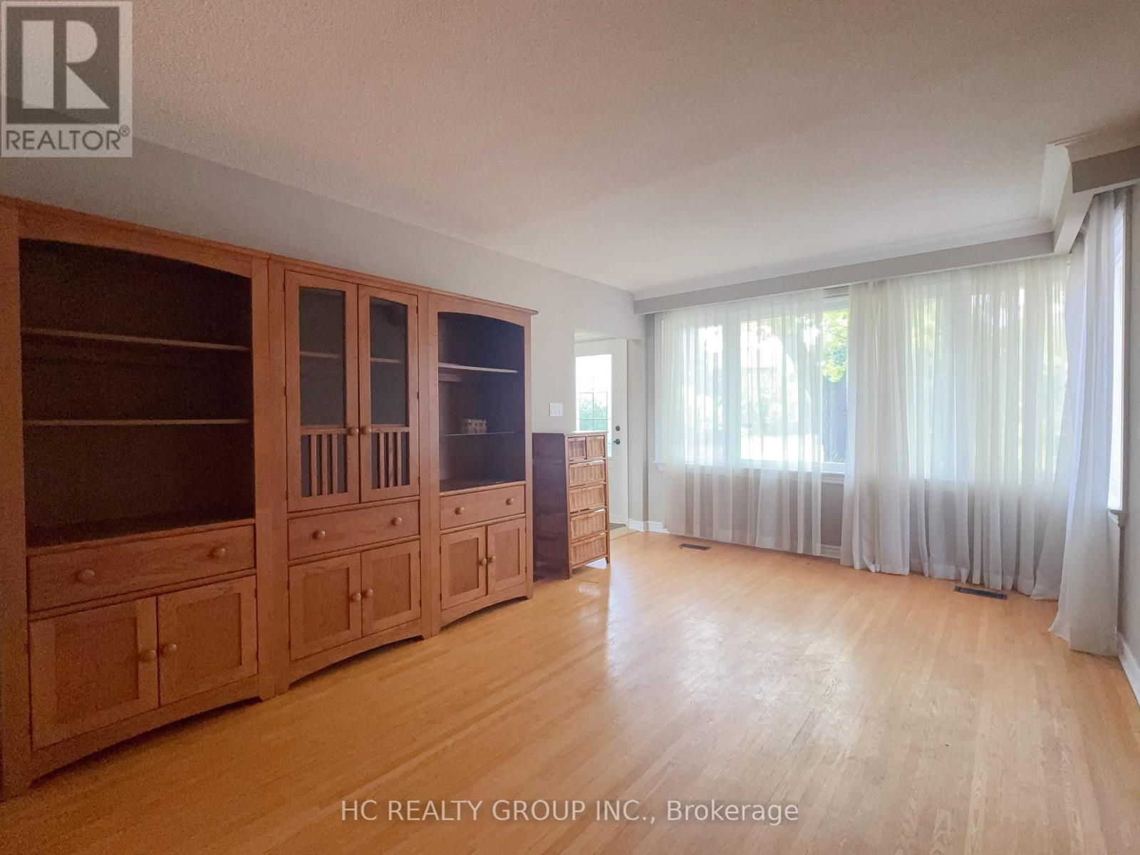 Photo 3 of 53 Treverton Drive, Toronto ON