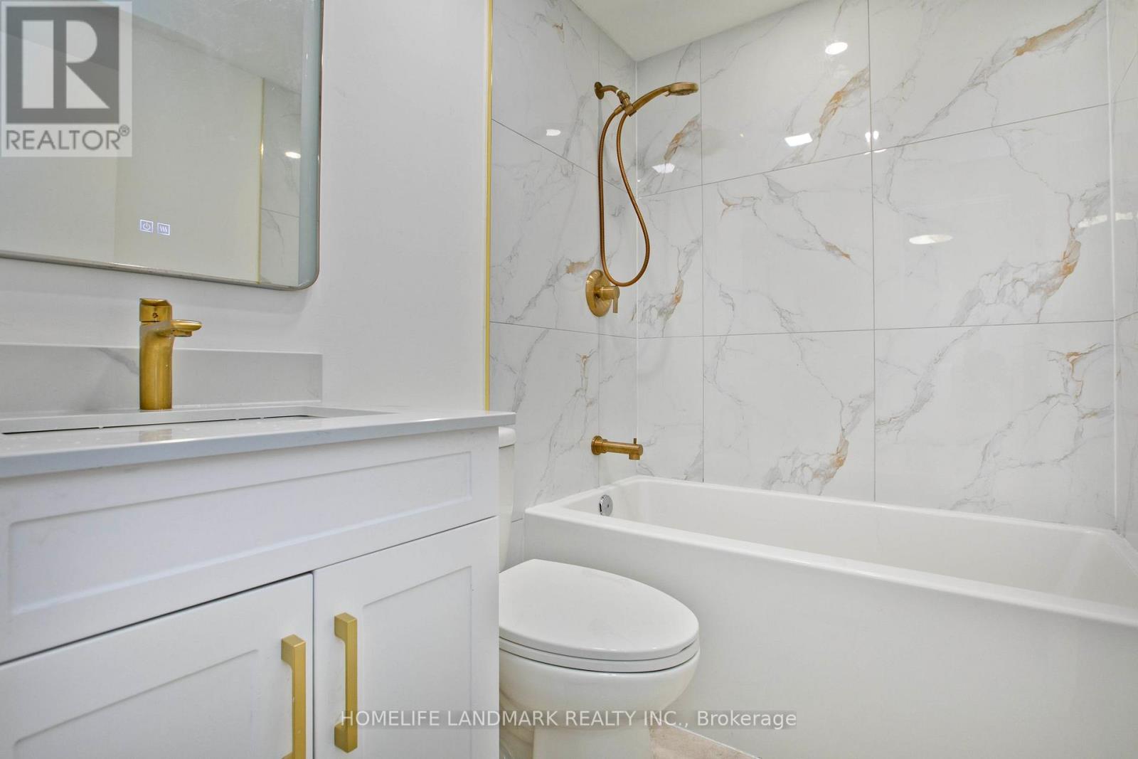 Photo 3 of 1806 John Street, Markham ON
