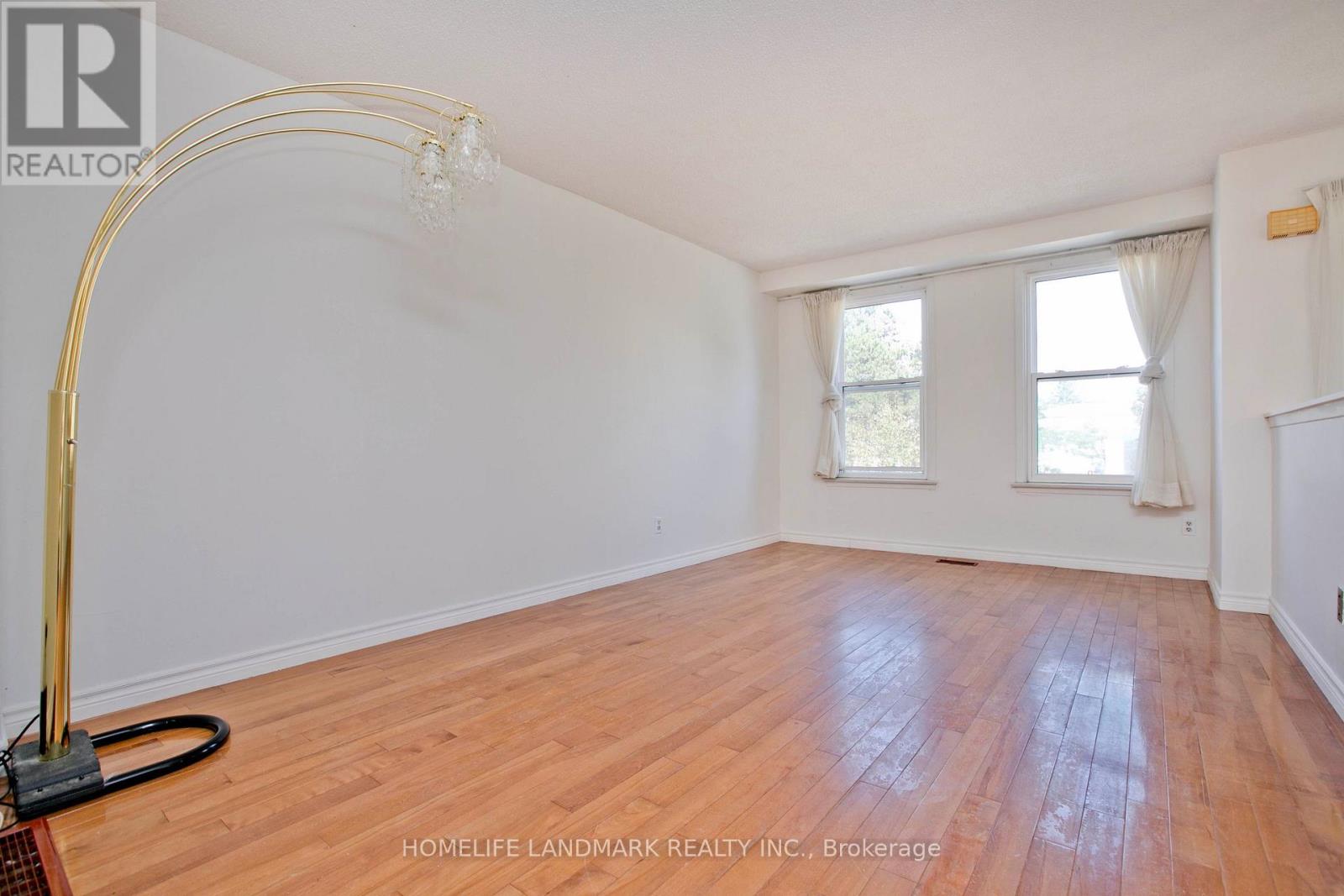 Photo 6 of 1806 John Street, Markham ON