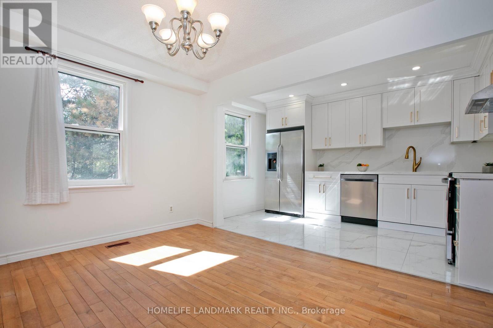 Photo 5 of 1806 John Street, Markham ON