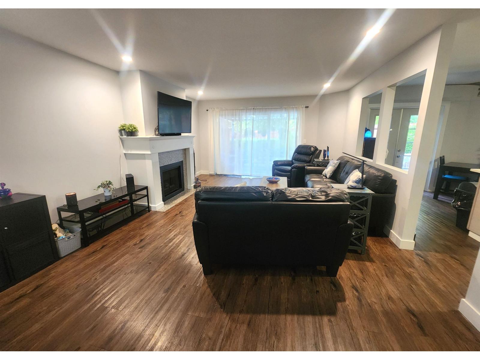 Photo 7 of 44 8889 212 Street, Langley BC