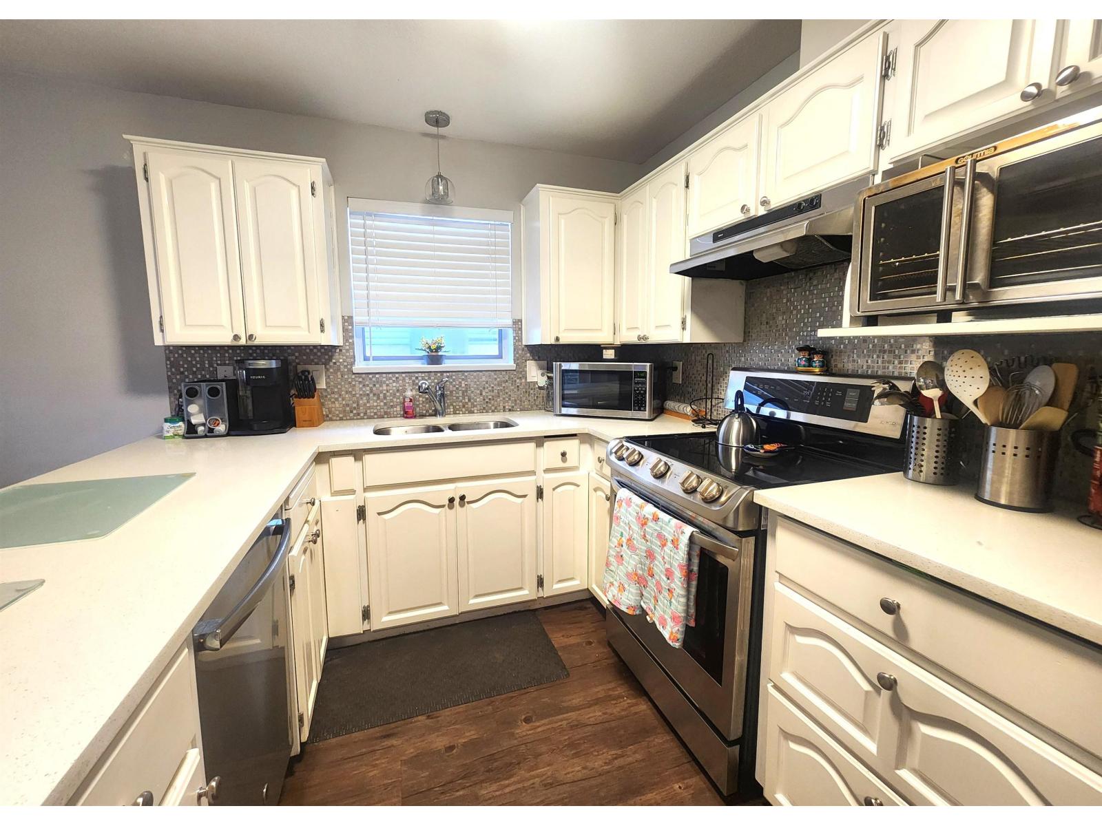 Photo 16 of 44 8889 212 Street, Langley BC