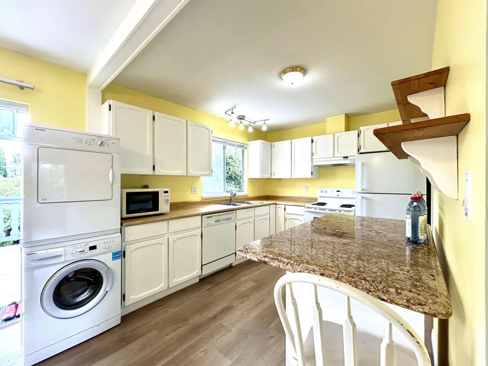 Photo 6 of 21218 93 Avenue, Langley BC