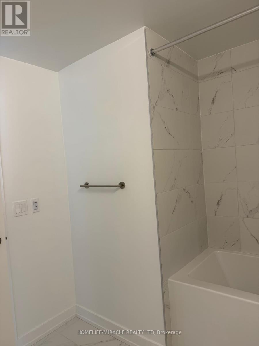 Photo 30 of 209 6 Chartwell Road S, Toronto ON