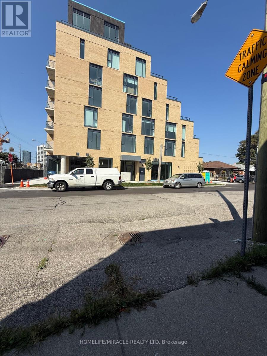 Photo 1 of 209 6 Chartwell Road S, Toronto ON