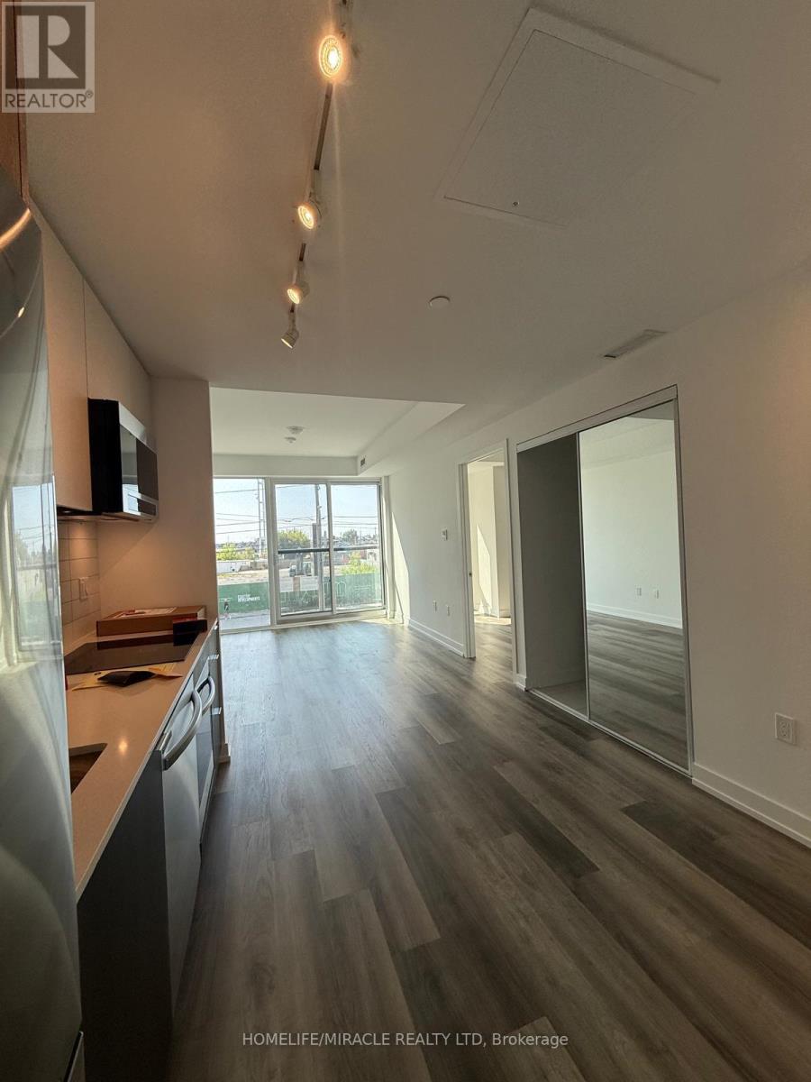 Photo 3 of 209 6 Chartwell Road S, Toronto ON