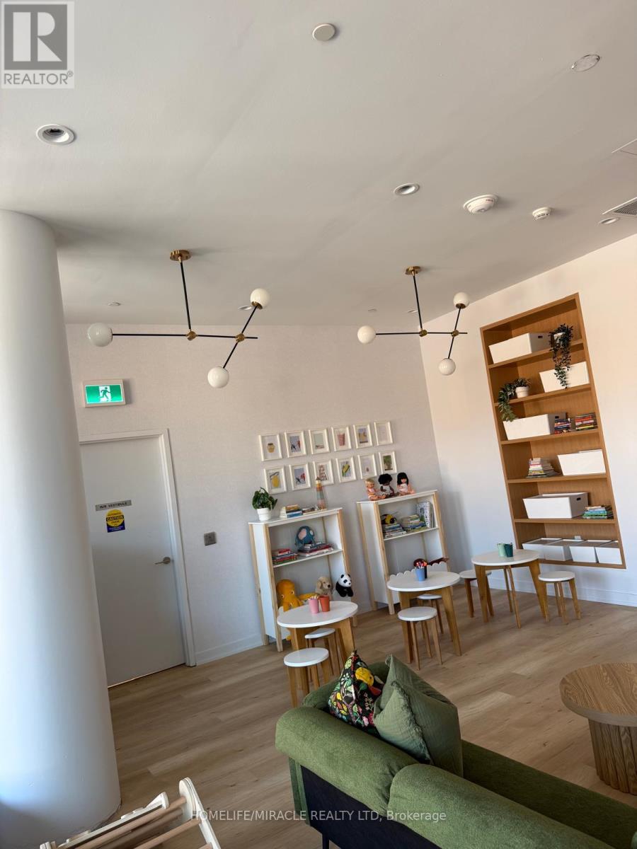 Photo 23 of 209 6 Chartwell Road S, Toronto ON