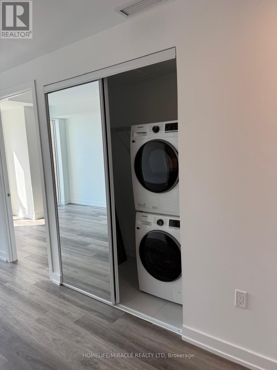 Photo 18 of 209 6 Chartwell Road S, Toronto ON