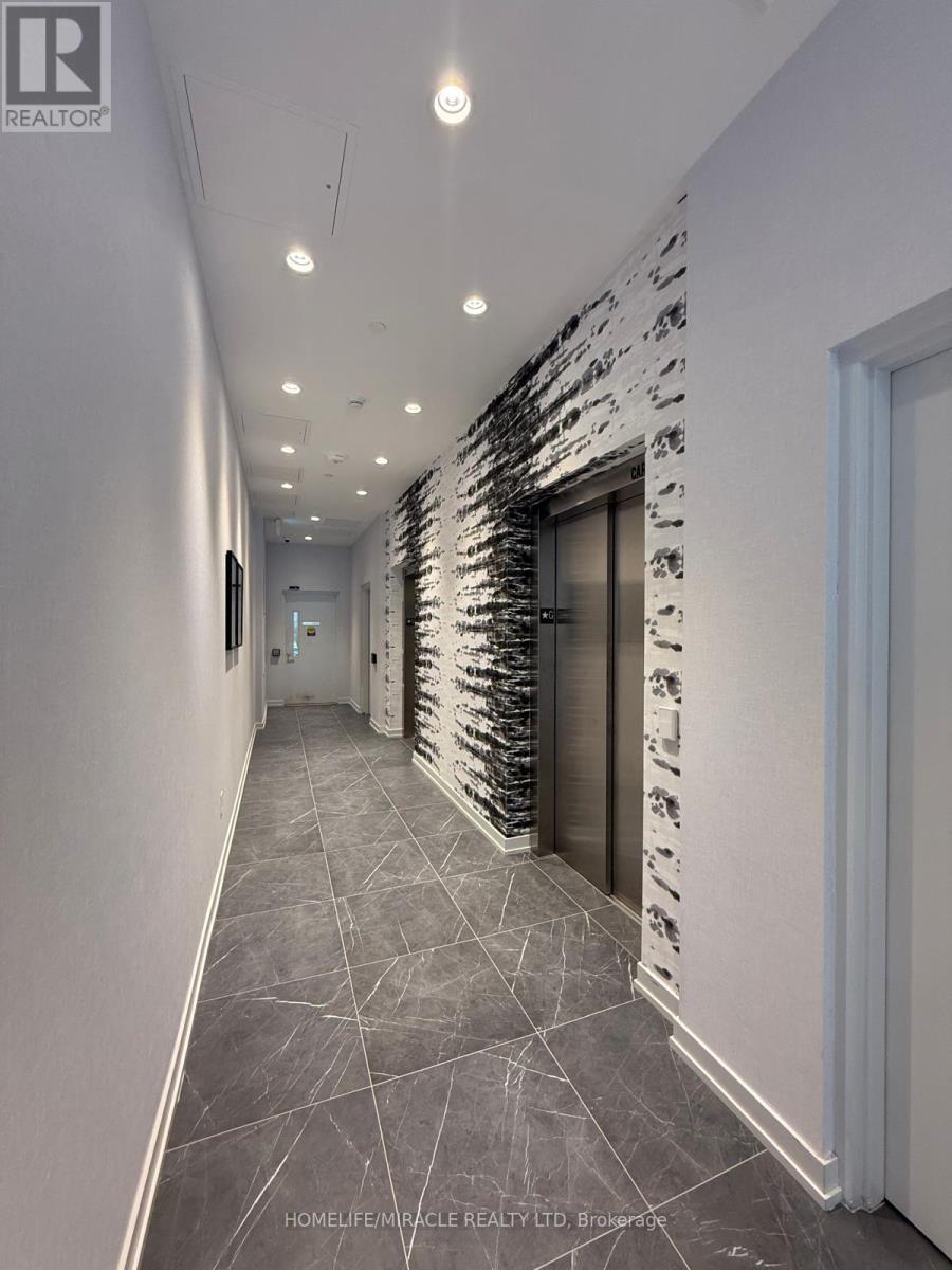 Photo 10 of 209 6 Chartwell Road S, Toronto ON