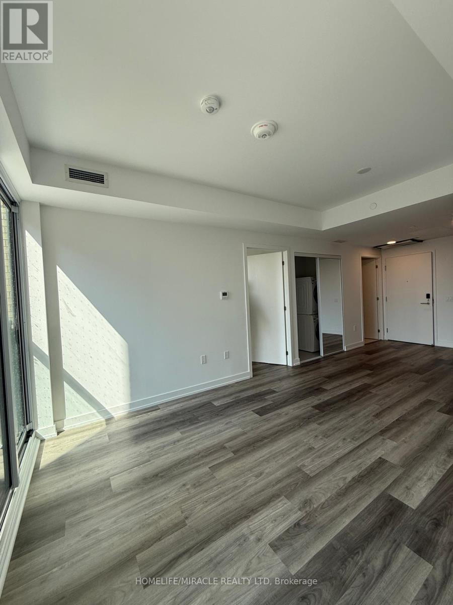 Photo 11 of 209 6 Chartwell Road S, Toronto ON