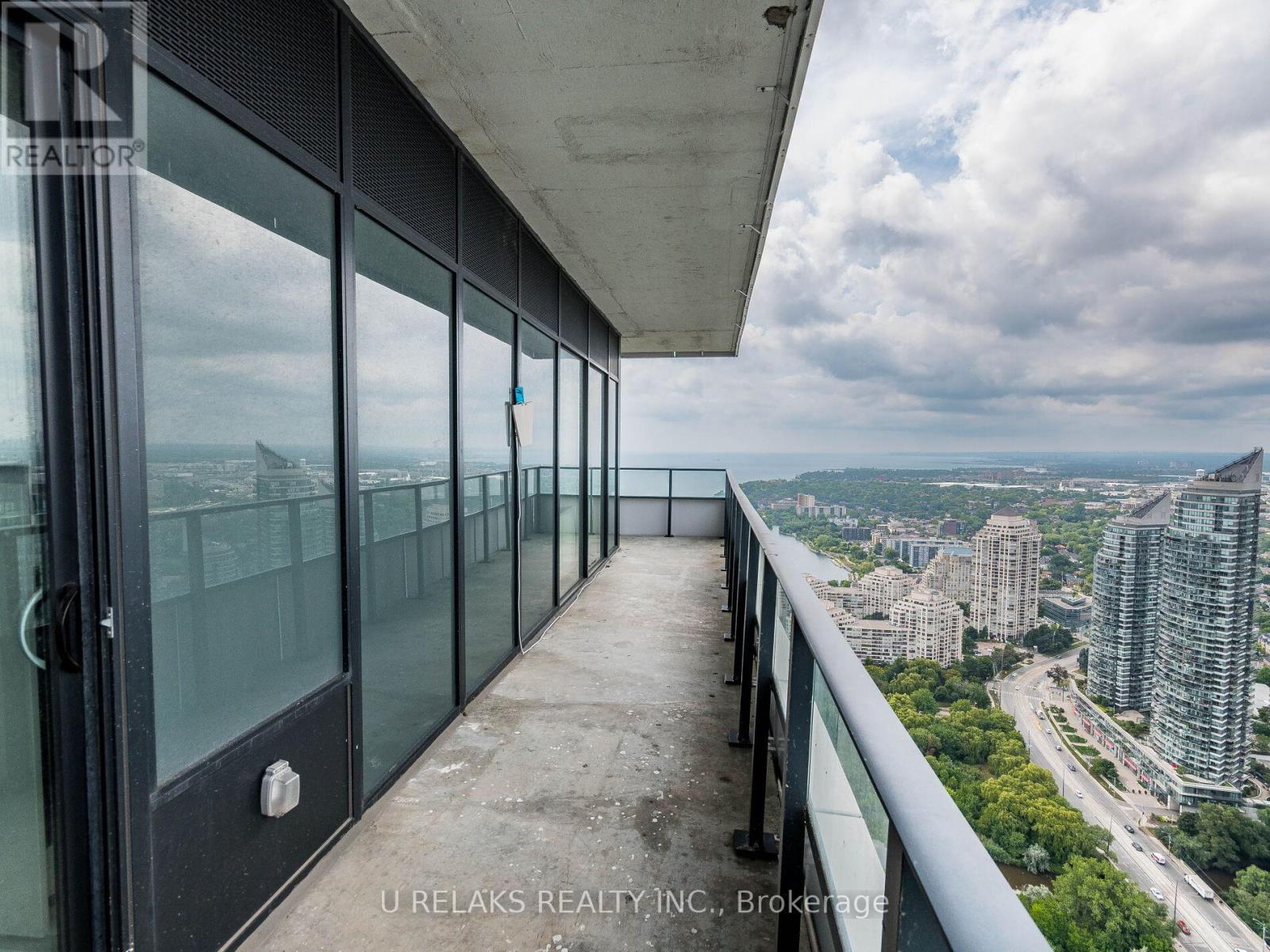 Photo 34 of 4701 20 Shore Breeze Drive, Toronto ON