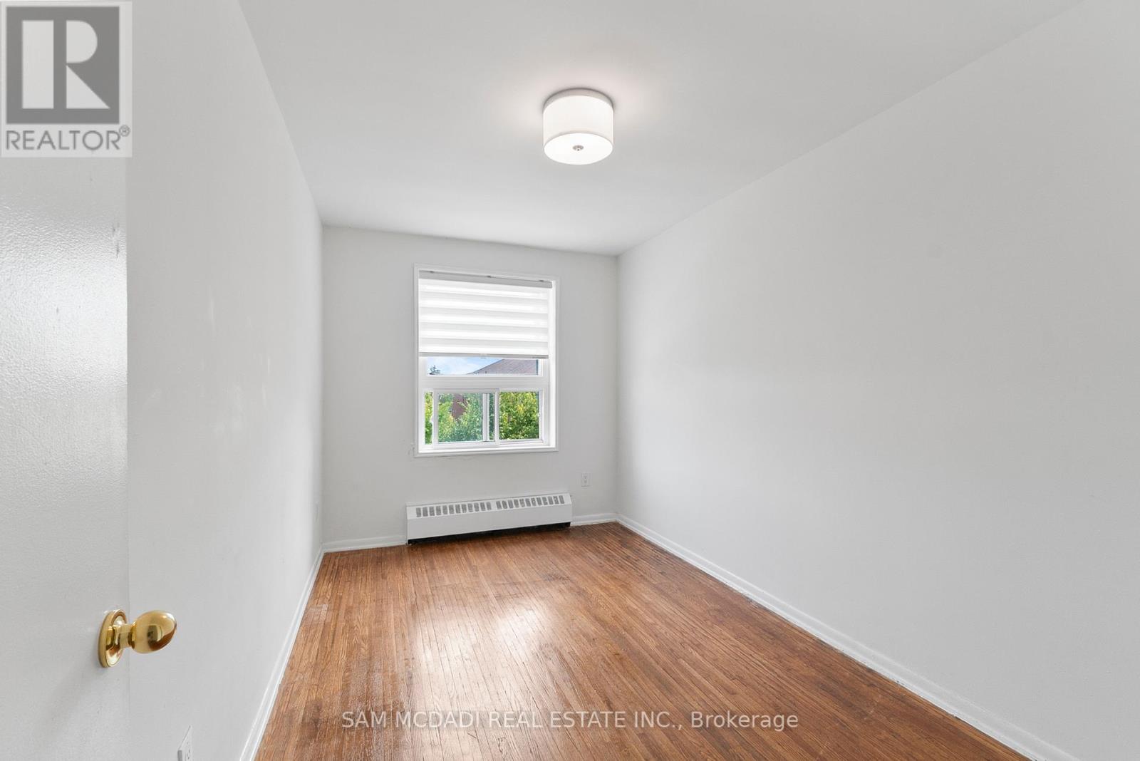 Photo 11 of 1026 Burnhamthorpe Road E, Mississauga ON