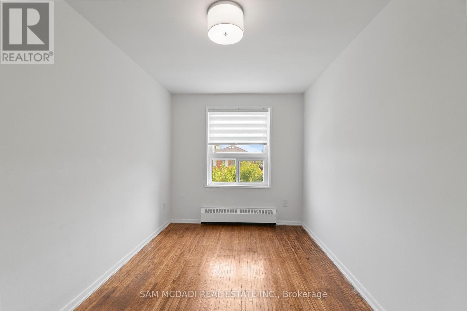 Photo 12 of 1026 Burnhamthorpe Road E, Mississauga ON