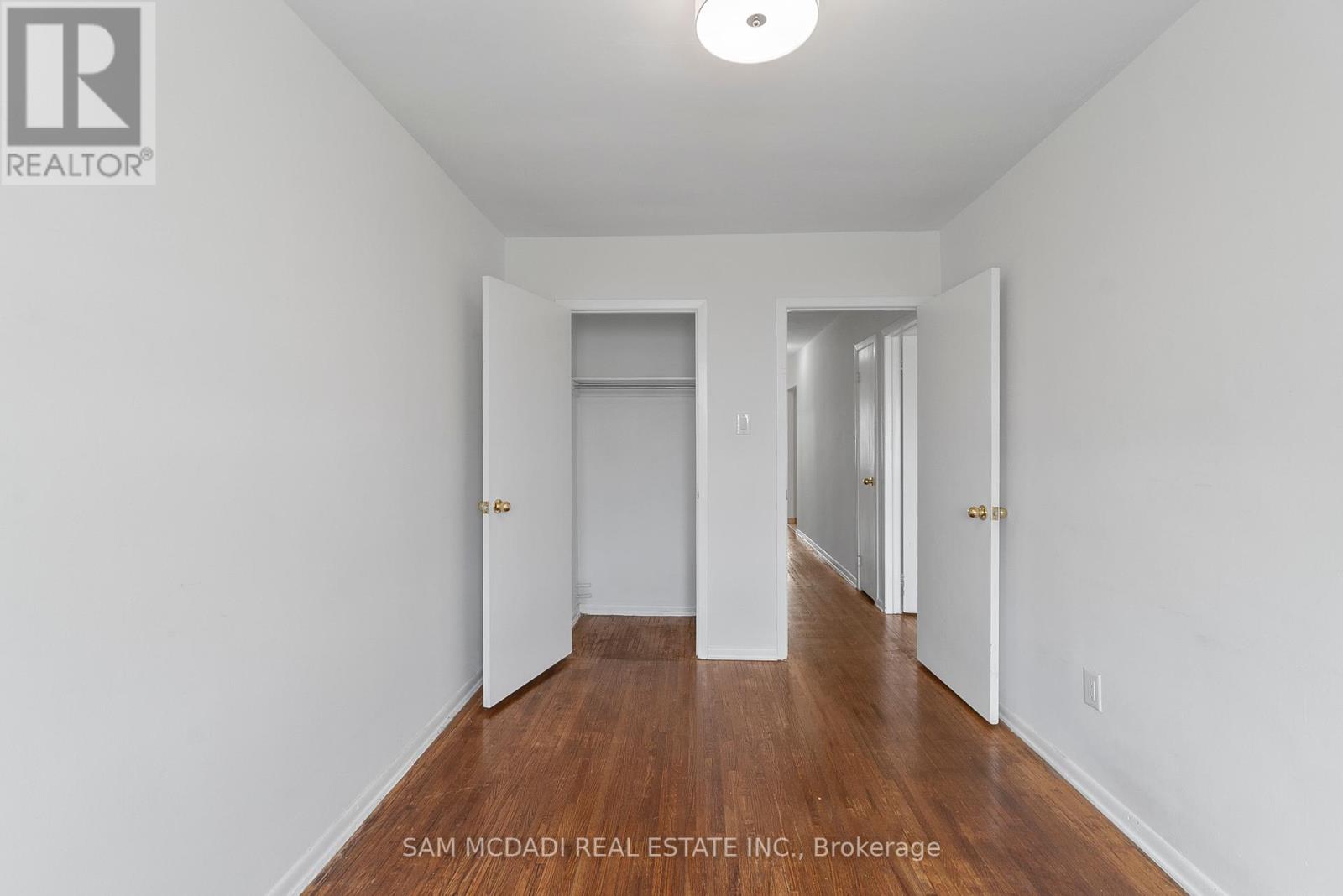 Photo 13 of 1026 Burnhamthorpe Road E, Mississauga ON