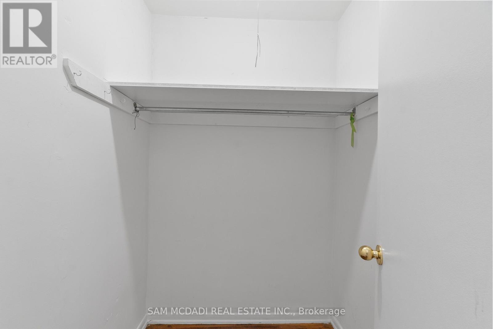 Photo 15 of 1026 Burnhamthorpe Road E, Mississauga ON