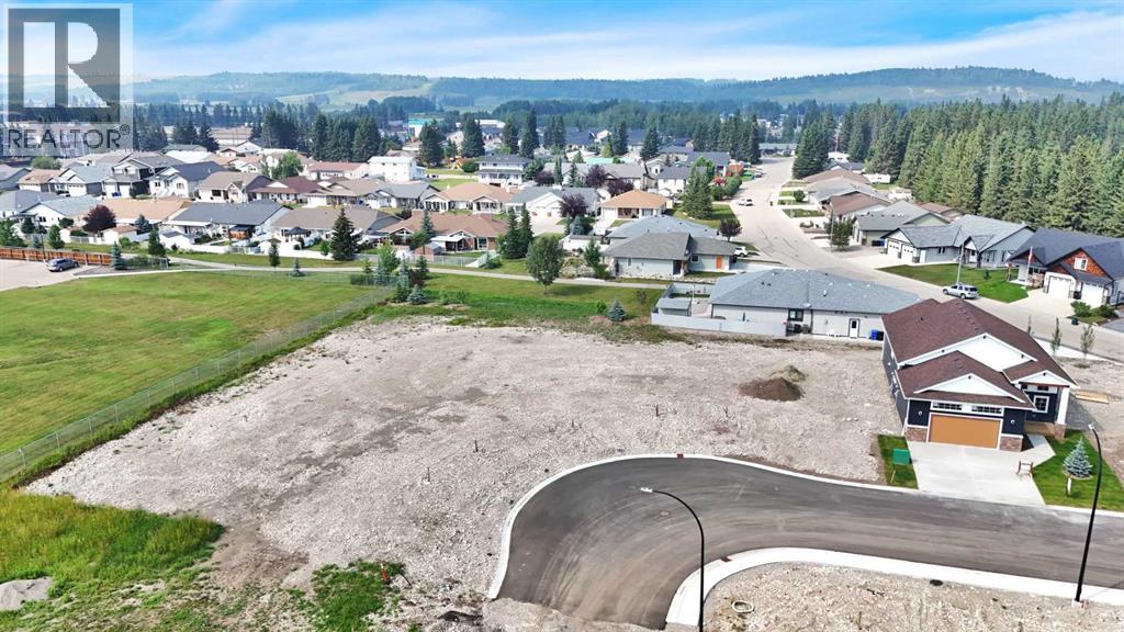 Photo 2 of 730 5 Street Sw, Sundre AB