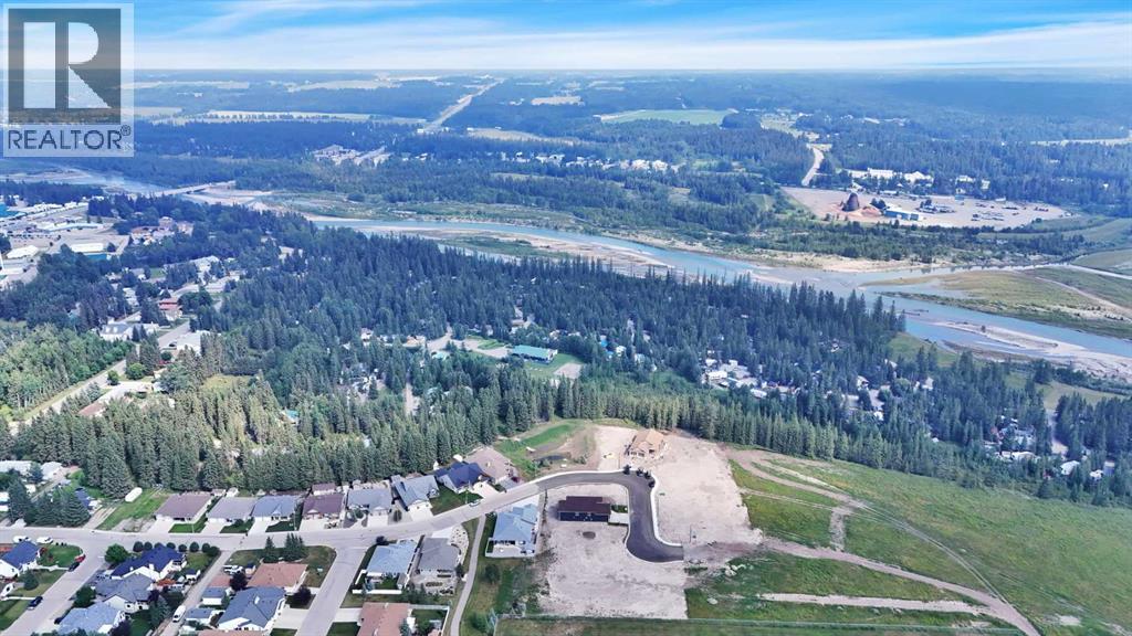 Photo 4 of 730 5 Street Sw, Sundre AB