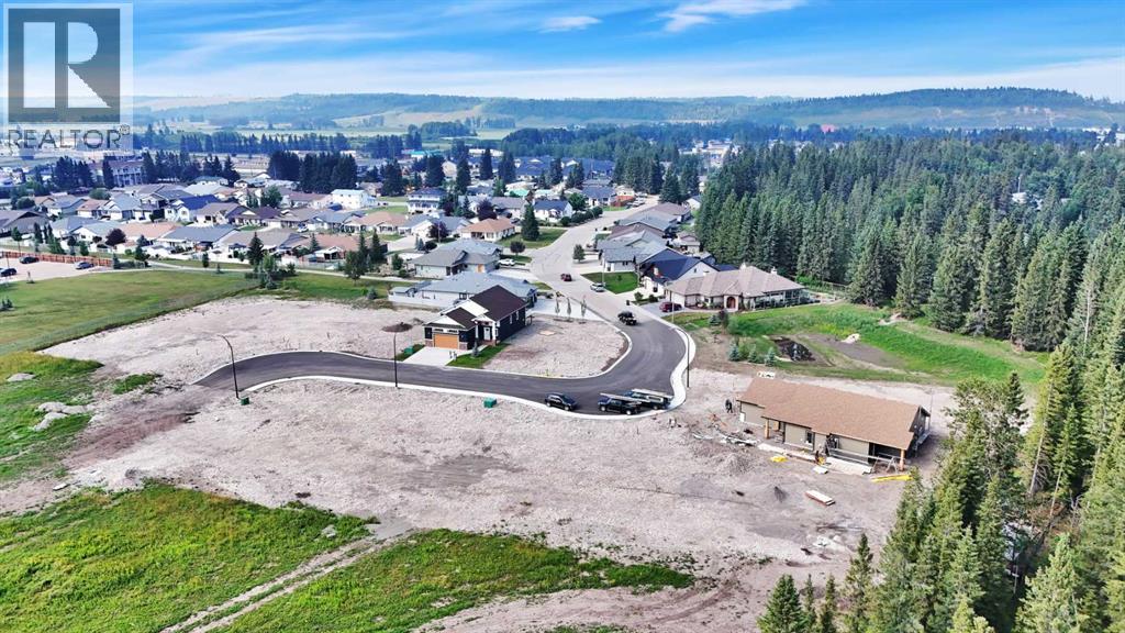 Photo 8 of 725 5 Street Sw, Sundre AB