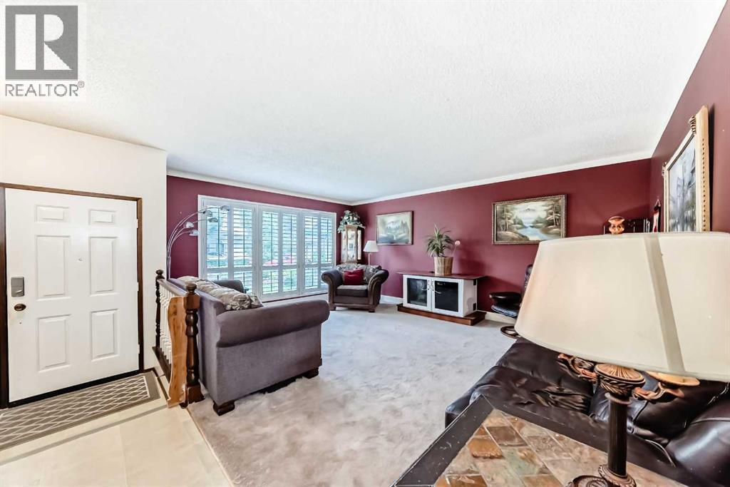 Single Family House Bungalow for Sale in  Templehill Bay NE Temple Calgary 