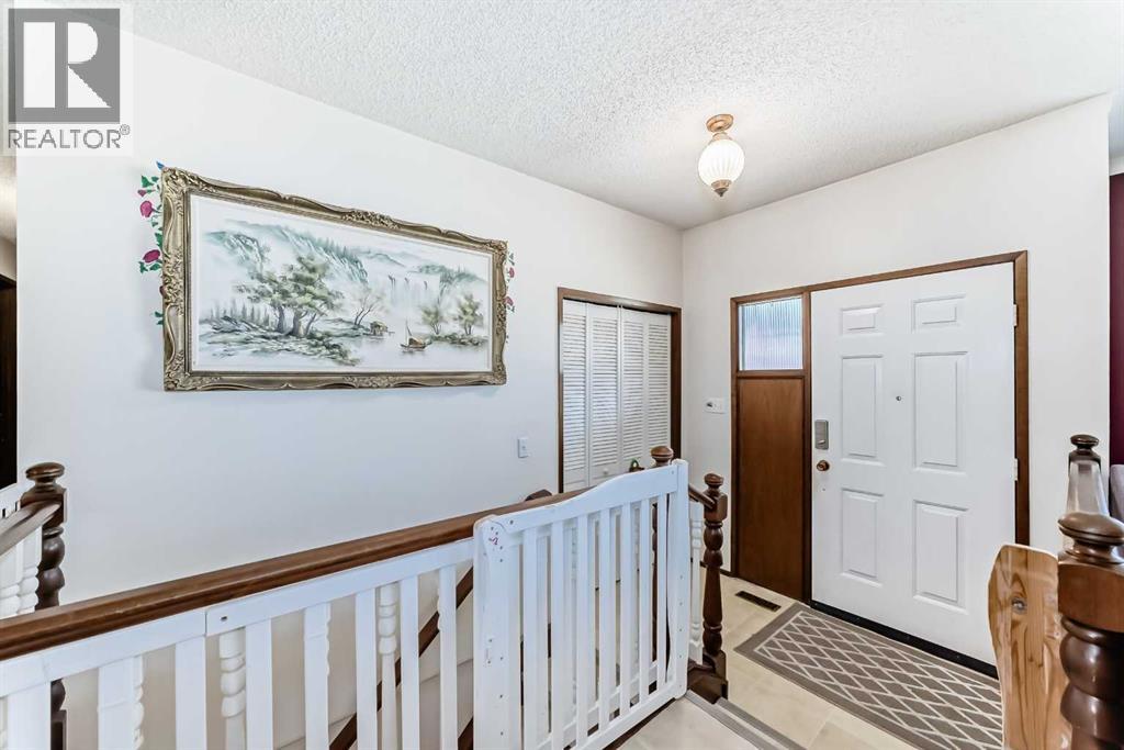 Single Family House Bungalow for Sale in  Templehill Bay NE Temple Calgary 