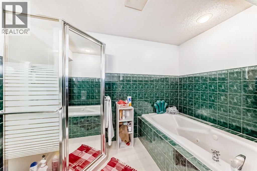 Single Family House Bungalow for Sale in  Templehill Bay NE Temple Calgary 