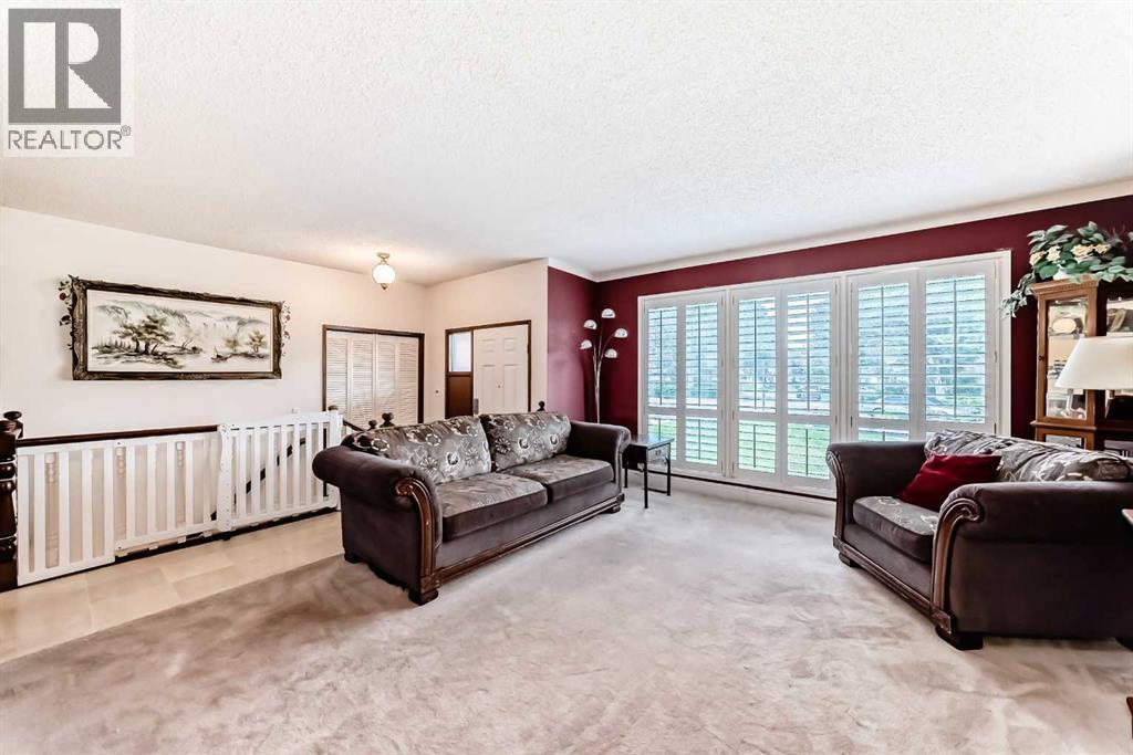 Single Family House Bungalow for Sale in  Templehill Bay NE Temple Calgary 
