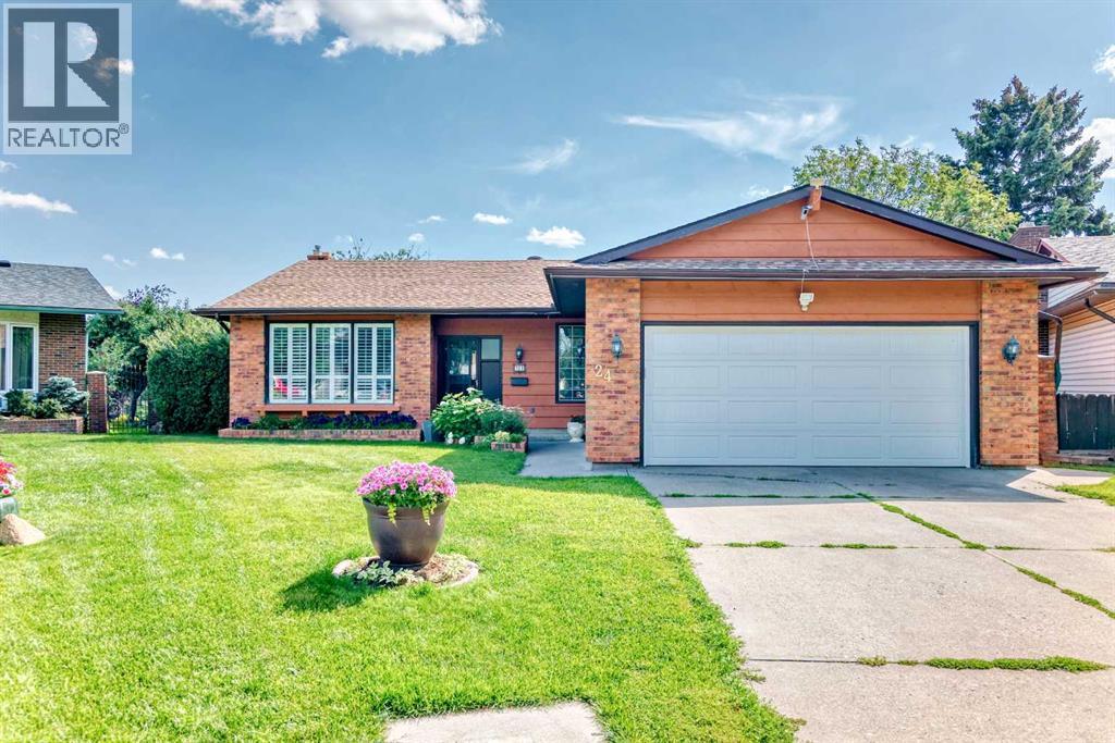 Single Family House Bungalow for Sale in  Templehill Bay NE Temple Calgary 
