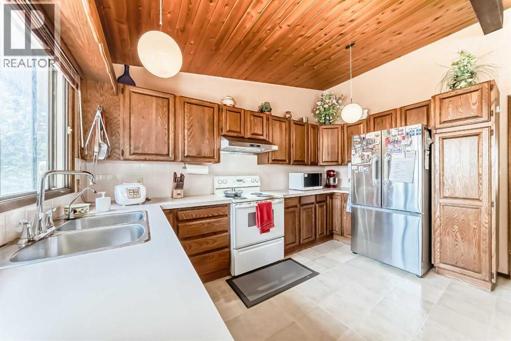 Single Family House Bungalow for Sale in  Templehill Bay NE Temple Calgary 