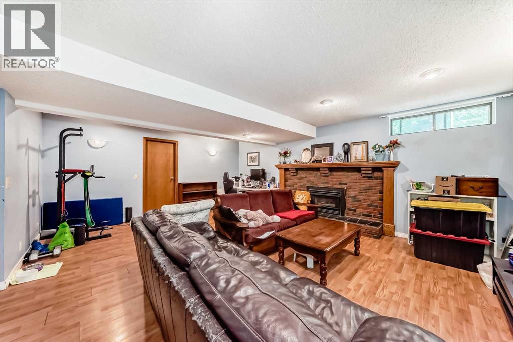 Single Family House Bungalow for Sale in  Templehill Bay NE Temple Calgary 