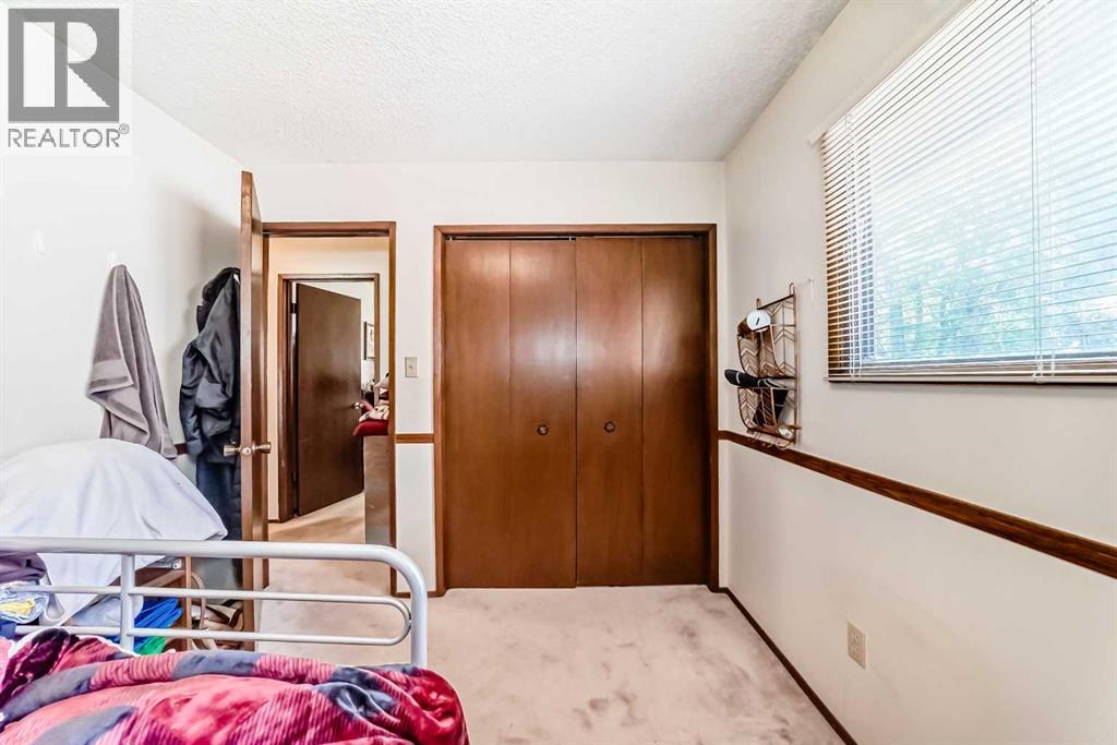 Single Family House Bungalow for Sale in  Templehill Bay NE Temple Calgary 