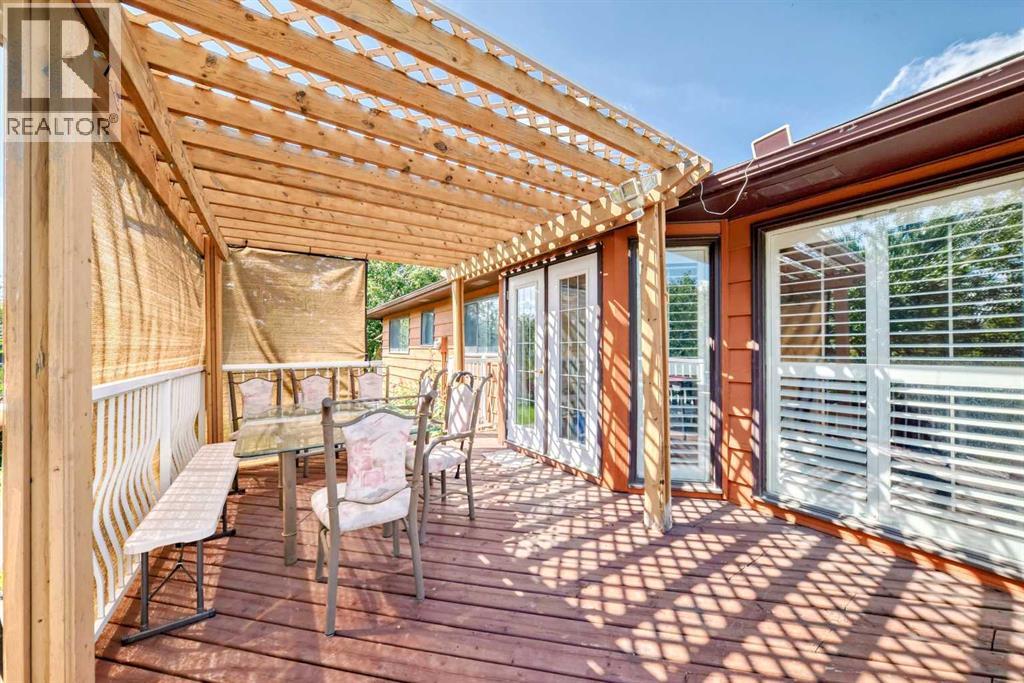 Single Family House Bungalow for Sale in  Templehill Bay NE Temple Calgary 
