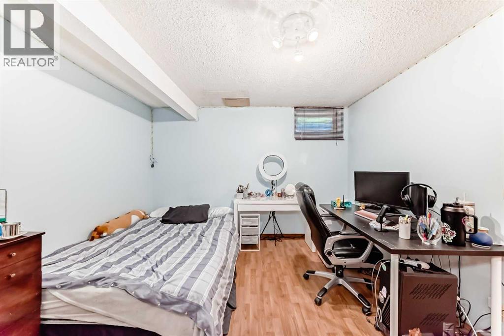 Single Family House Bungalow for Sale in  Templehill Bay NE Temple Calgary 