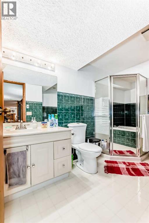Single Family House Bungalow for Sale in  Templehill Bay NE Temple Calgary 