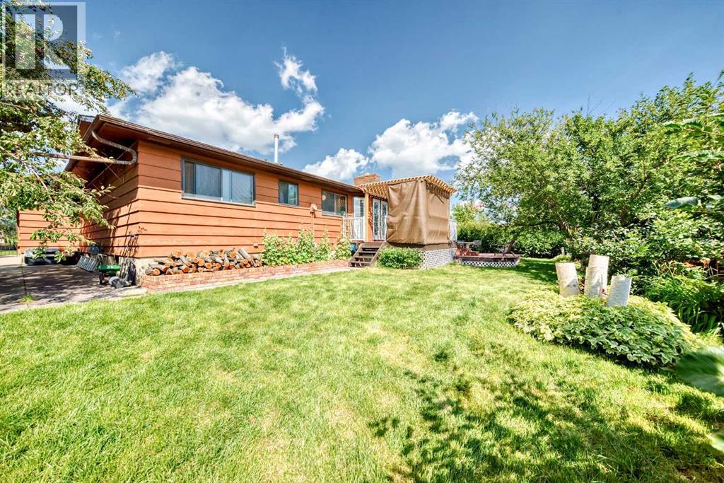 Single Family House Bungalow for Sale in  Templehill Bay NE Temple Calgary 